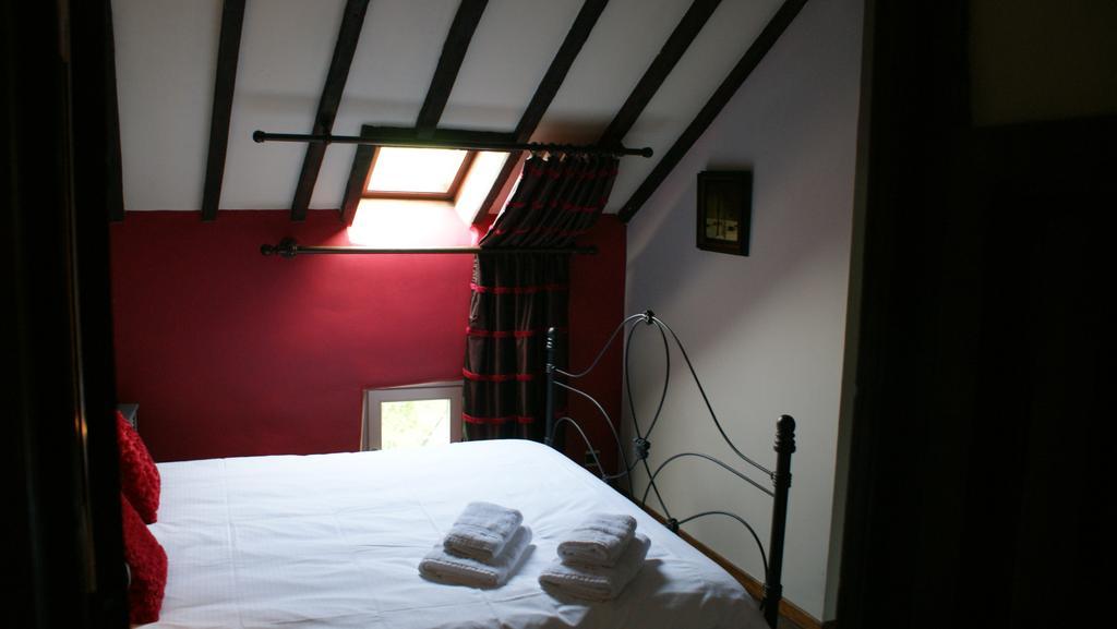 B&B Le Secret Du Bois Bourseigne-Vieille Szoba fotó
